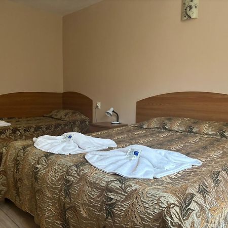Family Hotel Central Burgasz Kültér fotó