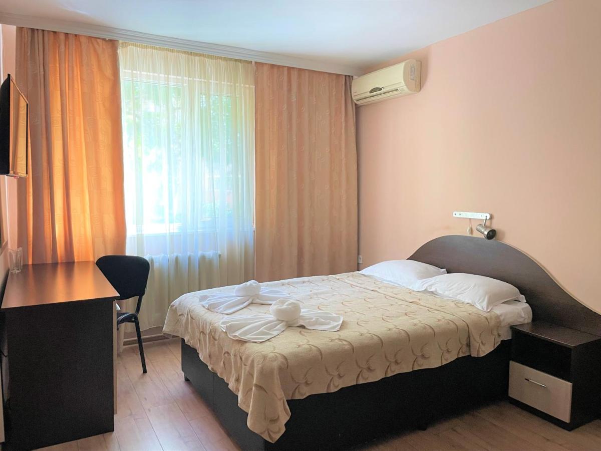 Family Hotel Central Burgasz Kültér fotó